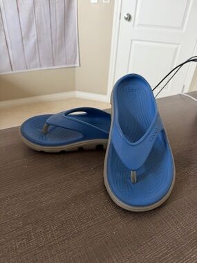 CROCS Blue Thong Sandals with Gray Outsoles